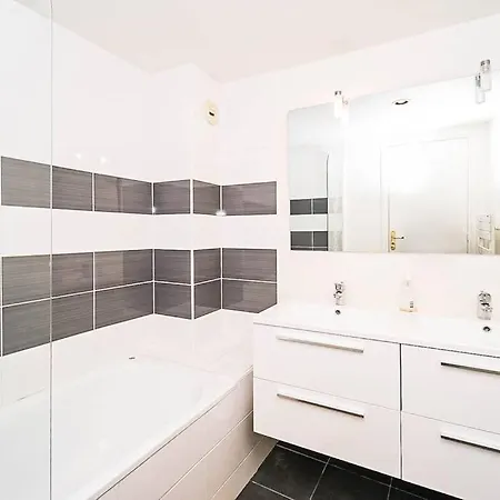 Champs Elysee - Apartment