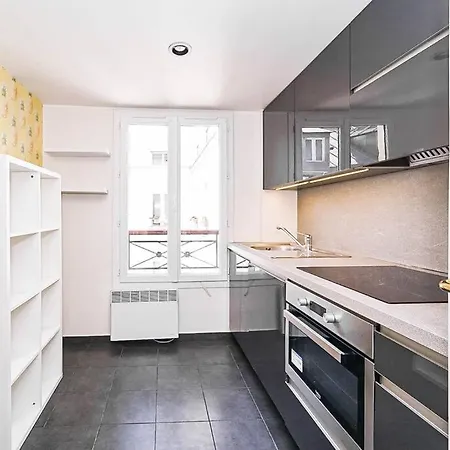 Apartment Champs Elysee - *