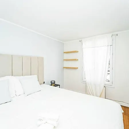 Champs Elysee - Apartment *